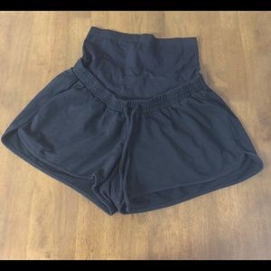 A glow maternity lounge shorts